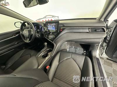 2021 Toyota Camry SE - zdjęcie 21 z 40 - miniatura