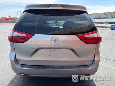 2017 Toyota Sienna XLE Premium 7-Passenger 119.3" WB - zdjęcie 5 z 20 - miniatura