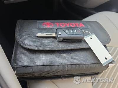 2023 Toyota Camry SE - zdjęcie 23 z 25 - miniatura