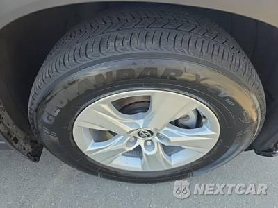 2025 Toyota Grand Highlander LE - zdjęcie 9 z 22 - miniatura
