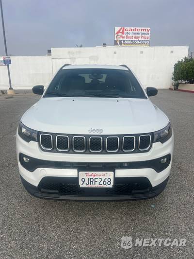 2024 Jeep Compass Latitude - zdjęcie 8 z 17 - miniatura