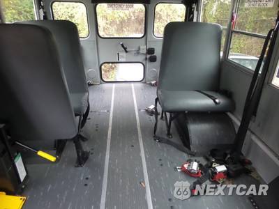 2013 Chevrolet Express 3500 Cutaway 1WT DRW - zdjęcie 35 z 35 - miniatura