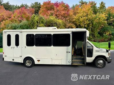 2013 Ford Super Duty E-450 Cutaway DRW - zdjęcie 11 z 52 - miniatura