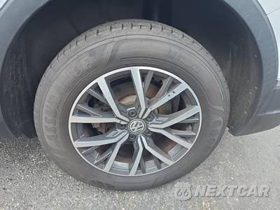 2018 Volkswagen Tiguan SE - zdjęcie 11 z 28 - miniatura