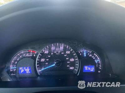 2014 Toyota Camry LE - zdjęcie 10 z 16 - miniatura