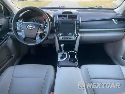 2014 Toyota Camry LE - zdjęcie 9 z 16 - miniatura