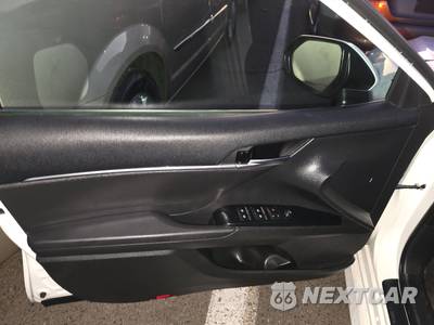2020 Toyota Camry LE - zdjęcie 9 z 22 - miniatura
