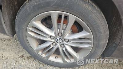 2017 Toyota Camry SE - zdjęcie 12 z 21 - miniatura
