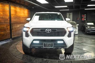 2025 Toyota Tacoma TRD Off-Road Crew Cab Medium Bed - zdjęcie 4 z 25 - miniatura
