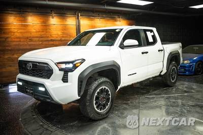 2025 Toyota Tacoma TRD Off-Road Crew Cab Medium Bed - zdjęcie 2 z 25 - miniatura