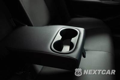 2026 Toyota Prius Plug-In Hybrid XSE - zdjęcie 17 z 33 - miniatura