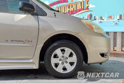 2005 Toyota Sienna LE Minivan 8-Passenger 119.3" WB - zdjęcie 37 z 47 - miniatura