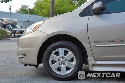 2005 Toyota Sienna LE Minivan 8-Passenger 119.3" WB - zdjęcie 7 z 47 - miniatura
