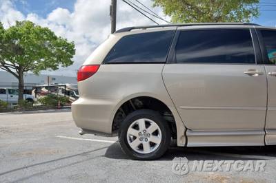 2005 Toyota Sienna LE Minivan 8-Passenger 119.3" WB - zdjęcie 33 z 47 - miniatura