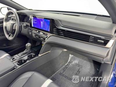 2025 Toyota Camry SE - zdjęcie 13 z 49 - miniatura