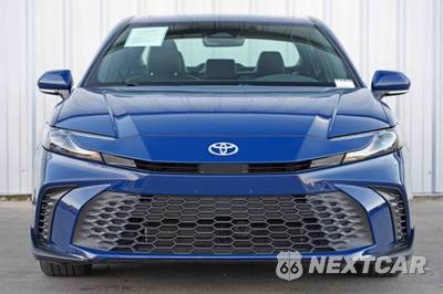 2025 Toyota Camry SE - zdjęcie 5 z 49 - miniatura