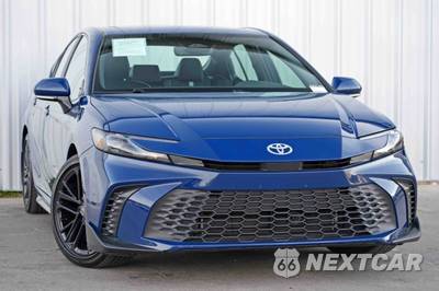 2025 Toyota Camry SE - zdjęcie 2 z 49 - miniatura