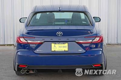 2025 Toyota Camry SE - zdjęcie 49 z 49 - miniatura