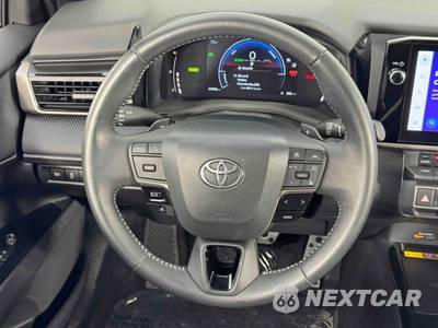 2025 Toyota Camry SE - zdjęcie 18 z 49 - miniatura