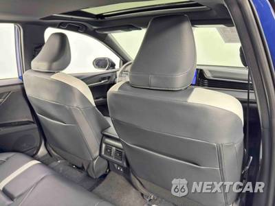 2025 Toyota Camry SE - zdjęcie 36 z 49 - miniatura