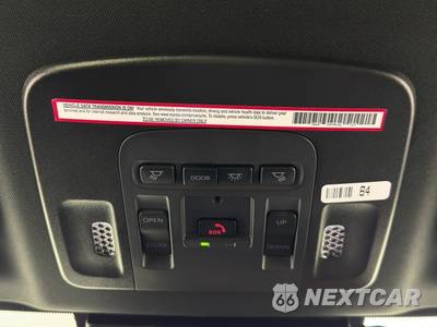 2025 Toyota Camry SE - zdjęcie 32 z 49 - miniatura