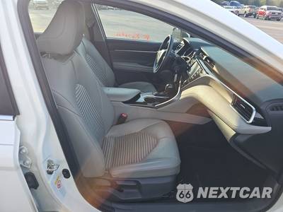 2018 Toyota Camry SE - zdjęcie 11 z 17 - miniatura