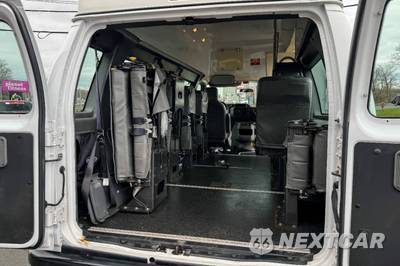 2011 Ford Super Duty E-350 Commercial Cargo Van 138.0" WB - zdjęcie 18 z 47 - miniatura