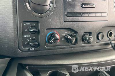 2011 Ford Super Duty E-350 Commercial Cargo Van 138.0" WB - zdjęcie 30 z 47 - miniatura