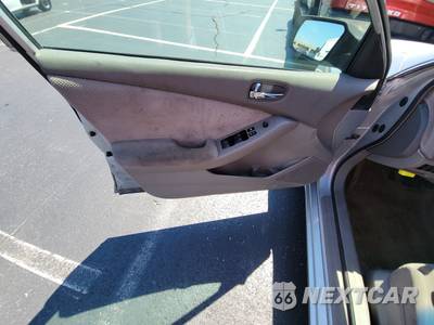 2008 Nissan Altima 2.5 S Sedan - zdjęcie 9 z 17 - miniatura