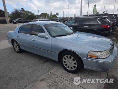 2011 Lincoln Town Car Signature Limited - zdjęcie 3 z 13 - miniatura