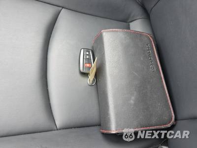 2021 Toyota Prius Limited - zdjęcie 28 z 32 - miniatura