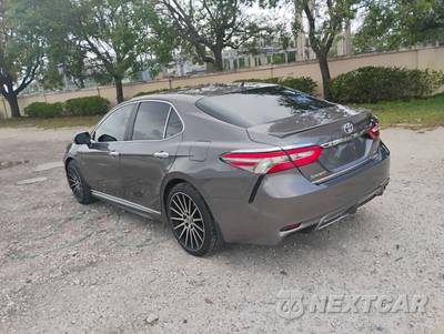 2018 Toyota Camry SE - zdjęcie 3 z 15 - miniatura