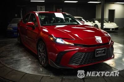 2025 Toyota Camry SE - zdjęcie 5 z 29 - miniatura