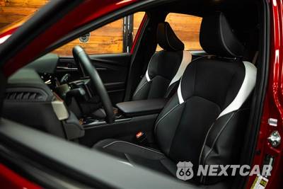 2025 Toyota Camry SE - zdjęcie 9 z 29 - miniatura