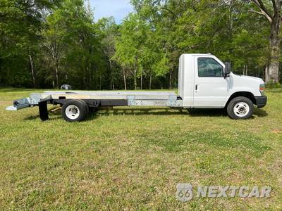 2011 Ford Super Duty E-450 Cutaway DRW