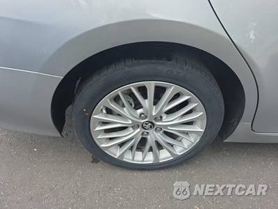 2019 Toyota Camry XLE - zdjęcie 10 z 21 - miniatura