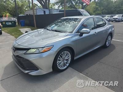 2019 Toyota Camry XLE - zdjęcie 1 z 21 - miniatura