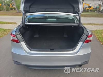 2019 Toyota Camry XLE - zdjęcie 19 z 21 - miniatura