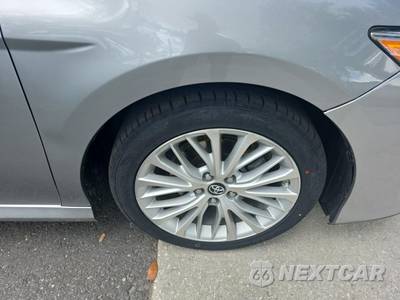 2019 Toyota Camry XLE - zdjęcie 9 z 21 - miniatura