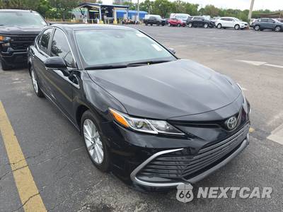 2021 Toyota Camry LE - zdjęcie 3 z 17 - miniatura