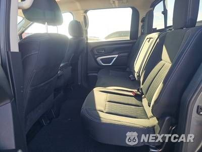 2017 Nissan TITAN SV Crew Cab Short Bed - zdjęcie 13 z 25 - miniatura