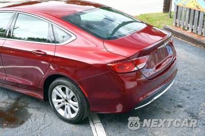 2015 Chrysler 200 Limited - zdjęcie 10 z 46 - miniatura