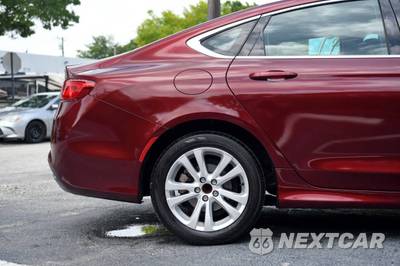 2015 Chrysler 200 Limited - zdjęcie 31 z 46 - miniatura