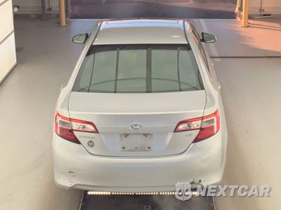 2013 Toyota Camry LE - zdjęcie 6 z 45 - miniatura