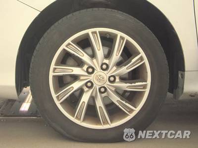 2013 Toyota Camry LE - zdjęcie 9 z 45 - miniatura