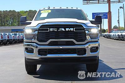 2026 Ram 3500 Tradesman Crew Cab Long Bed - zdjęcie 12 z 46 - miniatura