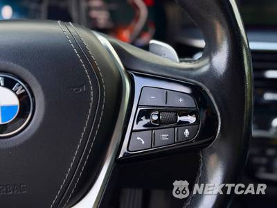 2021 BMW 5 Series Sedan 530i xDrive - zdjęcie 16 z 30 - miniatura