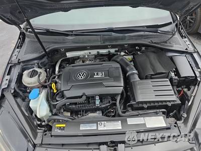 2015 Volkswagen Golf R Hatchback - zdjęcie 18 z 21 - miniatura