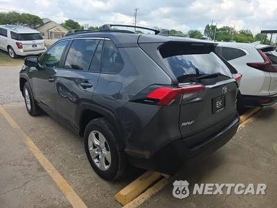 2021 Toyota RAV4 XLE - zdjęcie 6 z 21 - miniatura