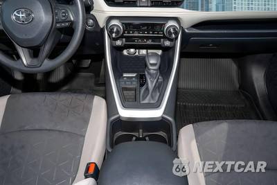 2025 Toyota RAV4 XLE - zdjęcie 26 z 43 - miniatura